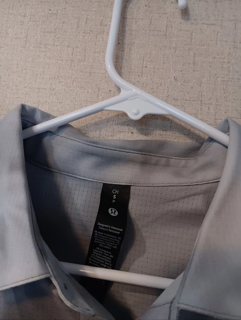 Lululemon airing easy relaxed Gray Men's Short Sleeve Button-Up Shirt - Picture 2 of 5